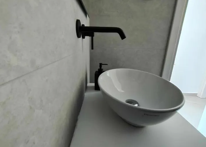 Papillon Pera Gyalos