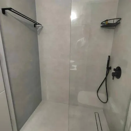 Papillon Nyaraló Péra Jalósz